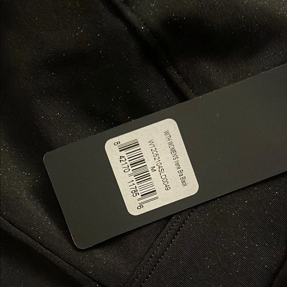 Sleek Black Sports Bra with Stretchy Fabric